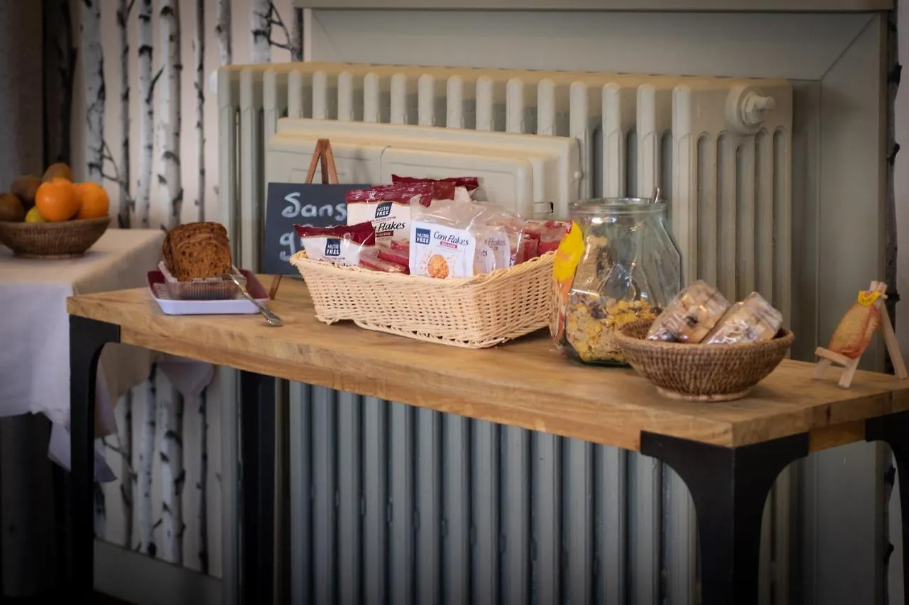 Logis Hotel Tante Yvonne & Son Restaurant Semi-Gastronomique - Lyon Nord 쿠엔시우