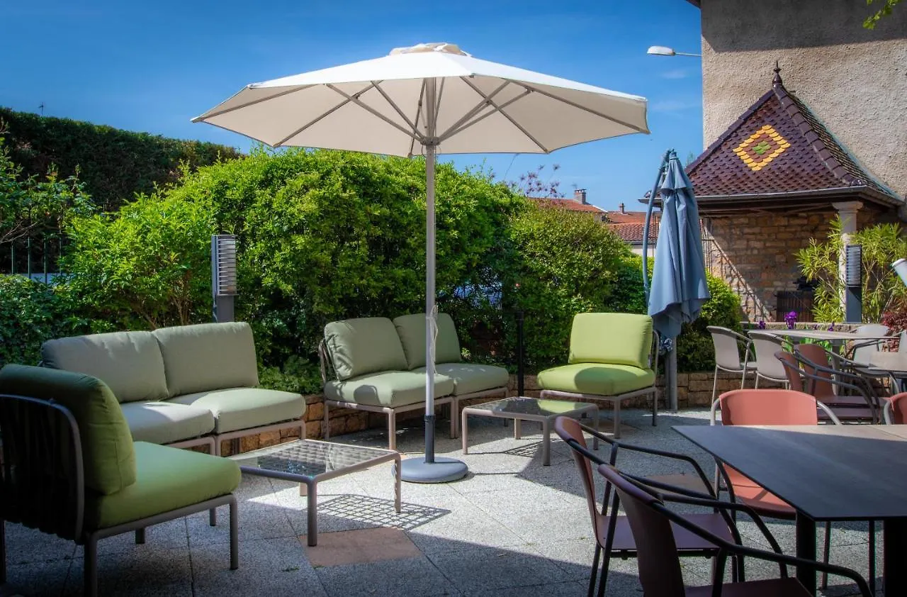 Logis Hotel Tante Yvonne & Son Restaurant Semi-Gastronomique - Lyon Nord 쿠엔시우