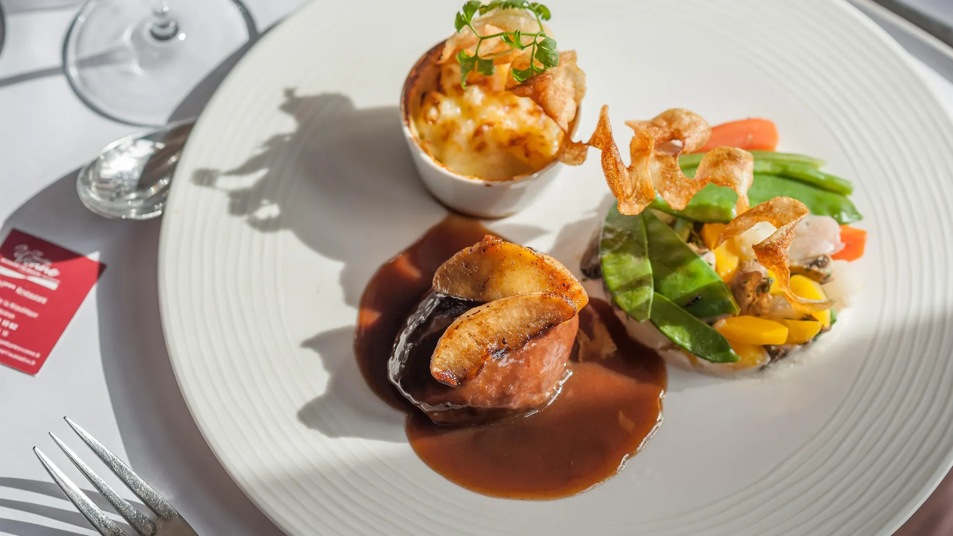 Logis Hotel Tante Yvonne & Son Restaurant Semi-Gastronomique - Lyon Nord 쿠엔시우
