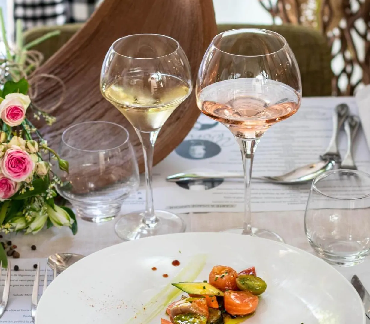 Logis Hotel Tante Yvonne & Son Restaurant Semi-Gastronomique - Lyon Nord 쿠엔시우