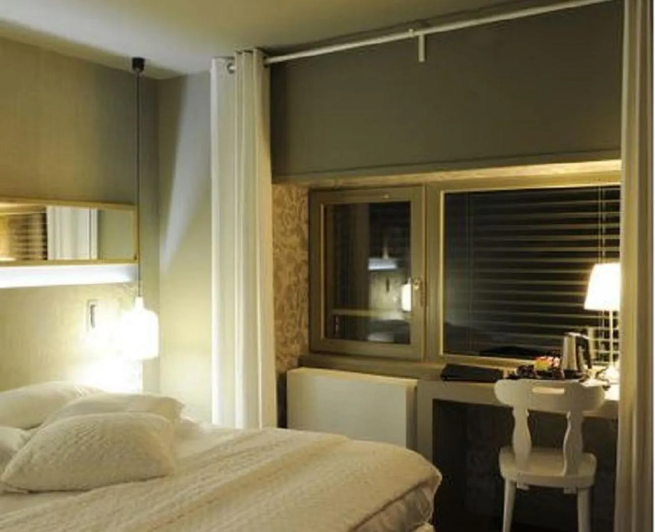 Logis Hotel Tante Yvonne & Son Restaurant Semi-Gastronomique - Lyon Nord 쿠엔시우