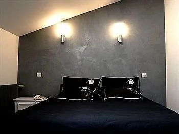 Logis Hotel Tante Yvonne & Son Restaurant Semi-Gastronomique - Lyon Nord 쿠엔시우