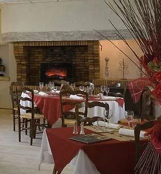 Logis Hotel Tante Yvonne & Son Restaurant Semi-Gastronomique - Lyon Nord 쿠엔시우