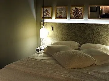 Logis Hotel Tante Yvonne & Son Restaurant Semi-Gastronomique - Lyon Nord 쿠엔시우